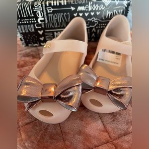 Mini Melissa Girl's Mini Ultragirl Make a Wish - size 8 - pink and rose gold
